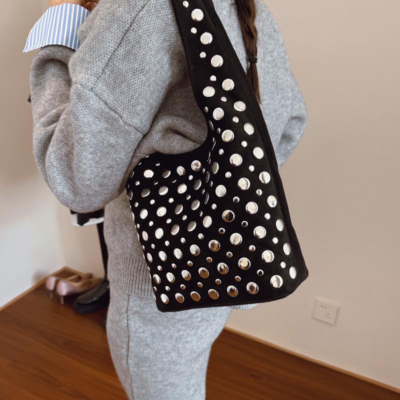 Women's Retro Punk Rivet-Studded Shoulder Bag - European/American Style