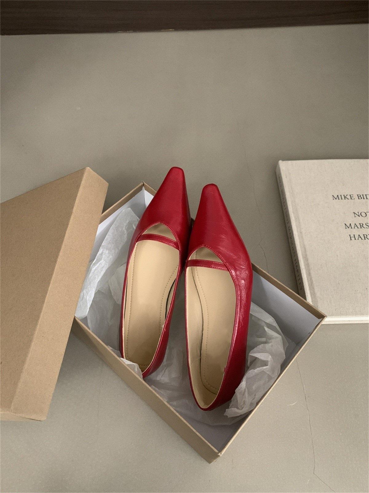 

Темпераментные неглубокие туфли-лодочки женские весенне-осенние новые нишевые для работы на плоской подошве туфли-доду красные остроносые свадебные туфли 40 красный