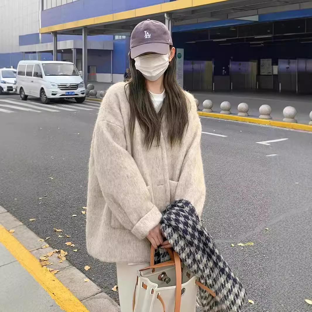 

Japanese Early Spring Soft Minimalist Chic Top L (Recommend 110-120 Jin)