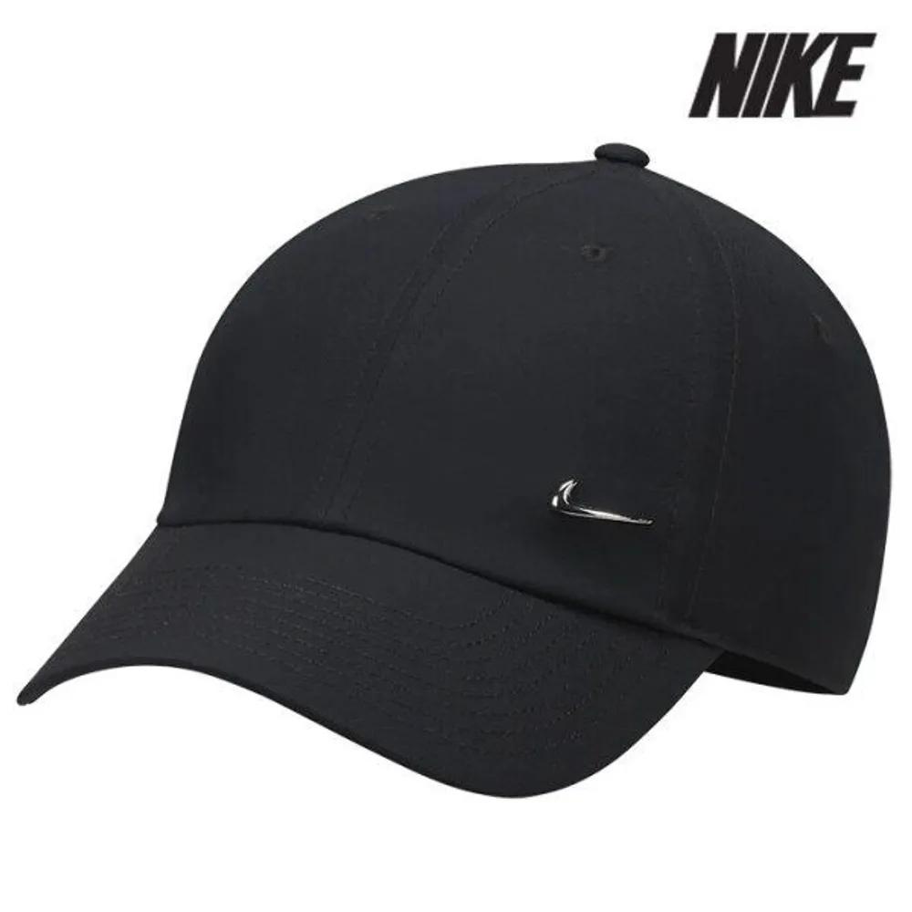 Cap /Y2- FB5372-010 / Dri-FIT Club Unstructured Metal Swoosh Cap FREE
