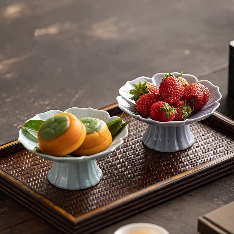 Chinese Ceramic Lotus High-Foot Fruit Plate
