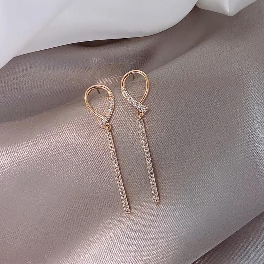 

Геометрические серьги-кисточки с бриллиантами в корейском стиле - Универсальные, Милые, Модные, Длинные и Нишевого дизайна