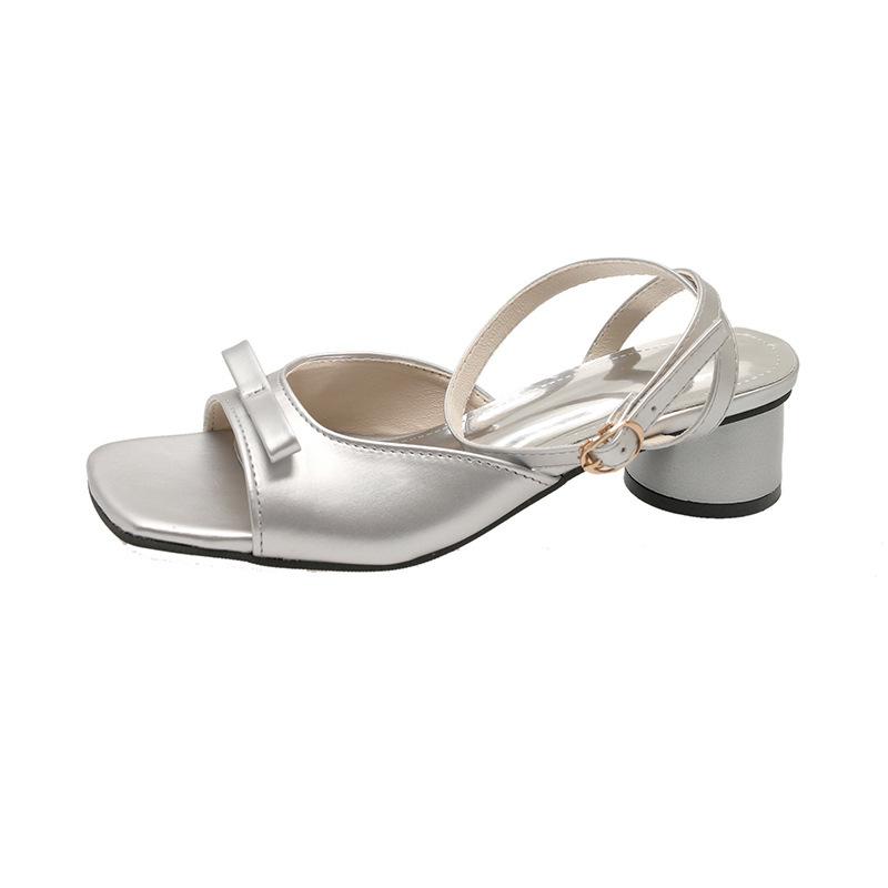 French evening wind thick heel cool slippers female summer wear high sense 2024 new fairy style fashion strap sandals female
