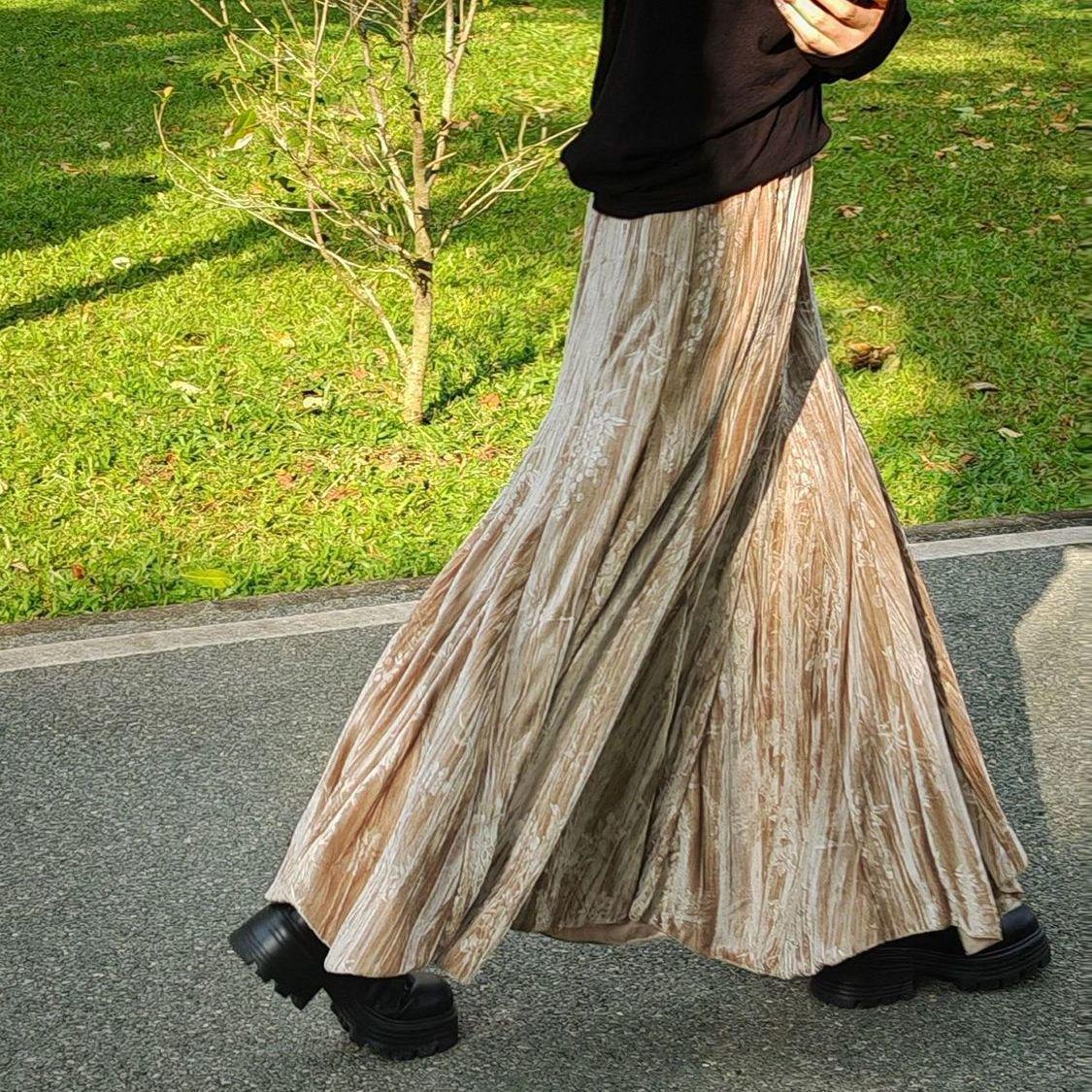 

Stylish Champagne Velvet A-Line Skirt with Chinese Print - Autumn/Winter Collection S