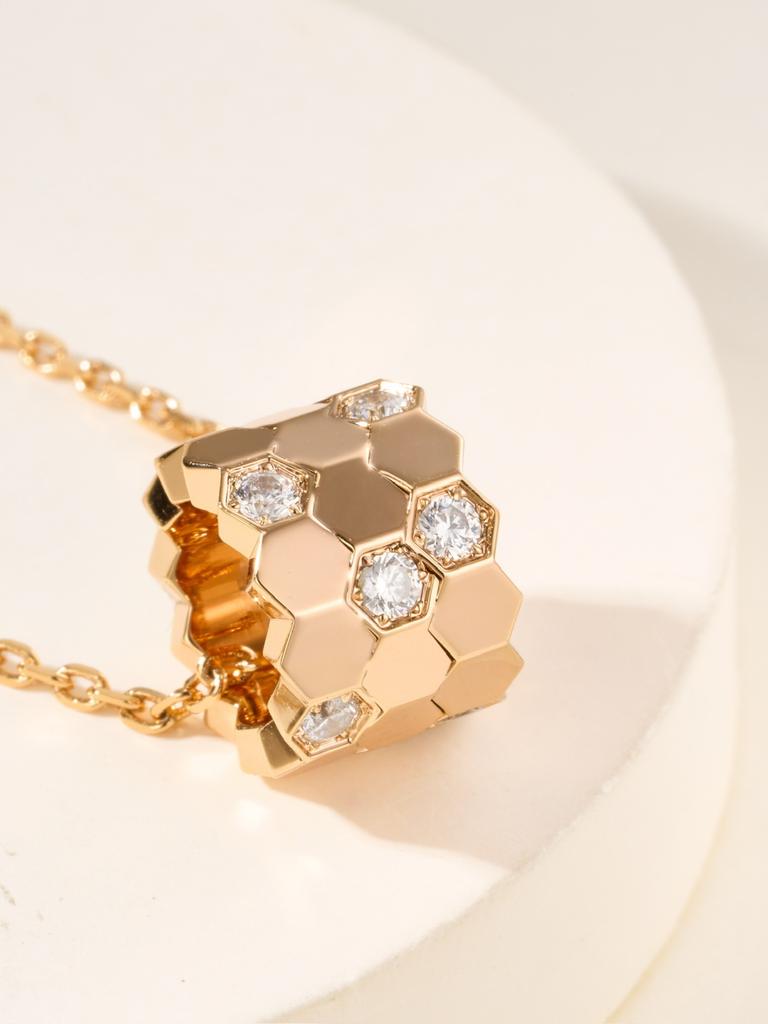 Honeycomb Two-Color Necklace High-quality Color Separation and Electroplating Gifts Women and Men Affordable Luxury