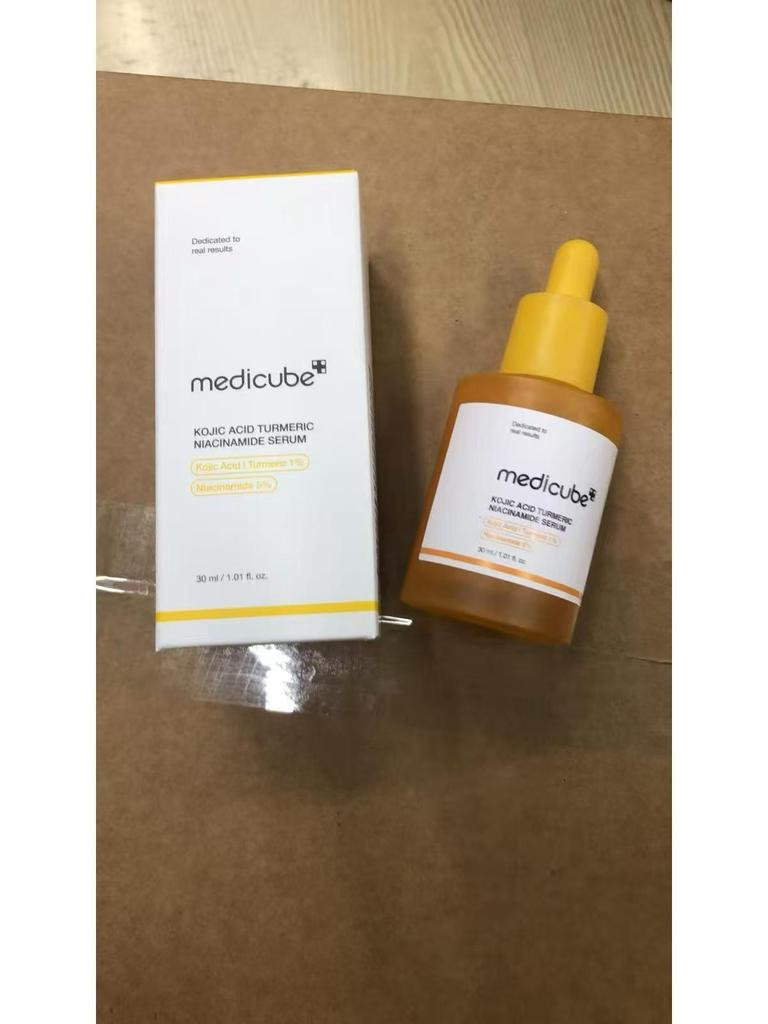 Kim Hee-sun's Medicube Kollagen Hautpflege-Set – Ampulle, Serum, Sonnenschutz, Gesichtsreiniger, Schlammmaske