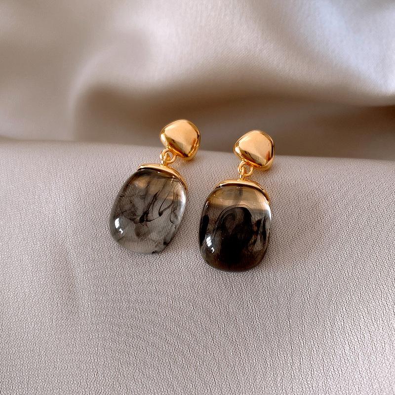 Smudge Resin Stud Earrings Maillard Retro Niche Earrings Fashion High Sense Versatile Earrings