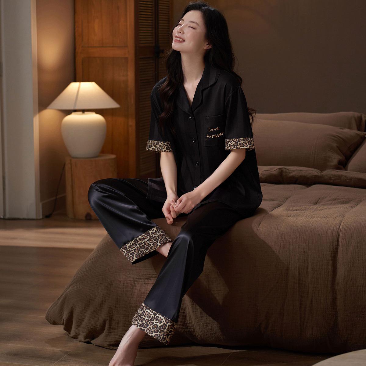 

Women s Soft Ice Silk Pajama Set: Short Sleeve, Long Pants, Leopard Print, Cool, Lightweight, Luxurious Summer Loungewear. L