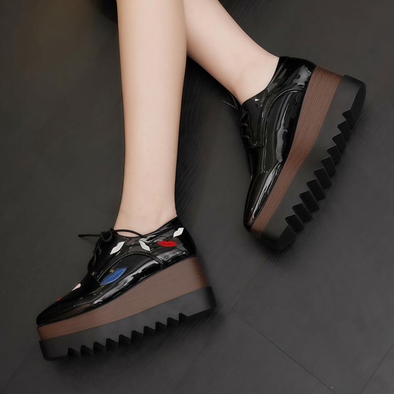 British Style Patent Leather Wedge Casual Single  Women's Versatile Platform Muffin Shoes 2025 Autumn Small Leather Shoes HZB