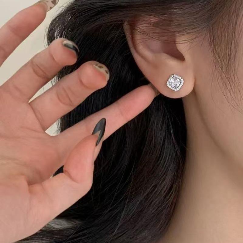 Fudge Stud Earrings - A Niche, Minimalist and Luxurious New Style Pair of Earrings. High-end Women's Jewelry.