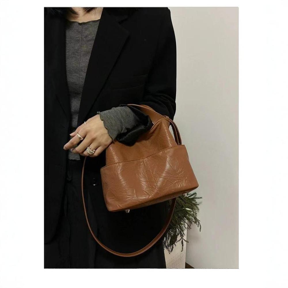 Bag Women's 2026 Early Spring New Large Capacity Handbag Premium Sense Niche Commuter Hand Grab Crossbody Bucket Bag