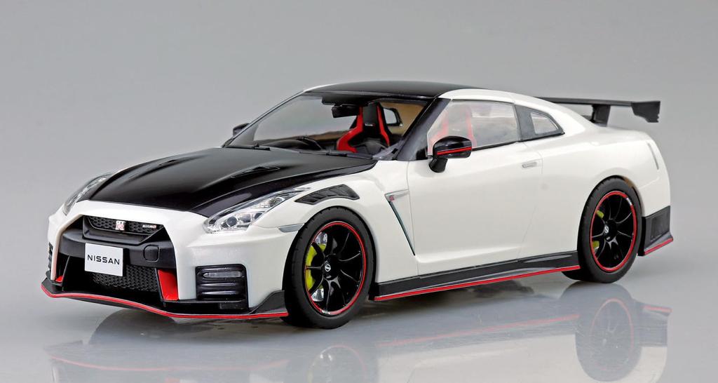 Aoshima Bunka Kyozai Scale Rakupla Snap Car Series R35 NISSAN NISMO Special Edition 2022 Brilliant White Pearl Plastic Model Kit 1/24 No.02-BW GT-R