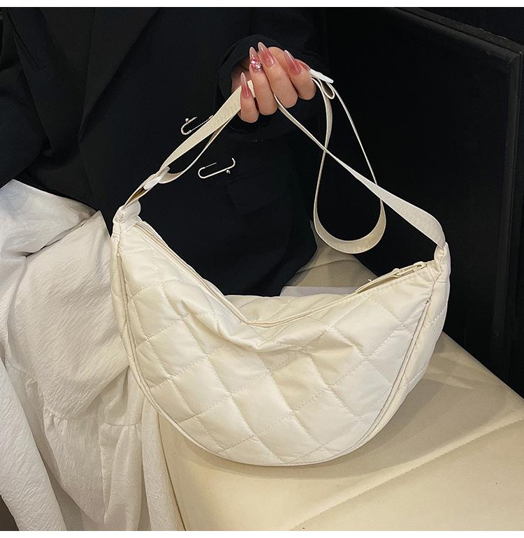 Autumn/Winter 2025 Large Casual Nylon Dumpling Bag - Versatile Crossbody & Single Shoulder Commute Tote for Women.