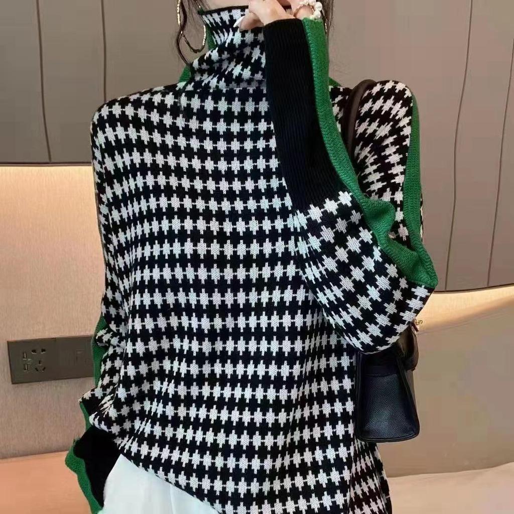 2024 Autumn/Winter Women's Turtleneck Sweater: Retro Pattern, Contrast Color, Knitted Style