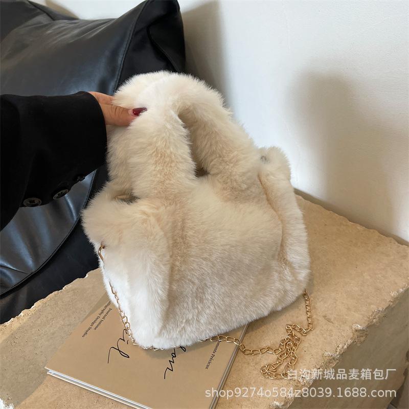 Fashion Popular Portable Fluffy Small Bag Women's 2025 New Autumn and Winter Plush Shoulder Bag Foreign Style Chain Messenger Bag