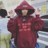Chen Weiting Wine Red Fleece-Lined Cotton Hoodie with Letter Print