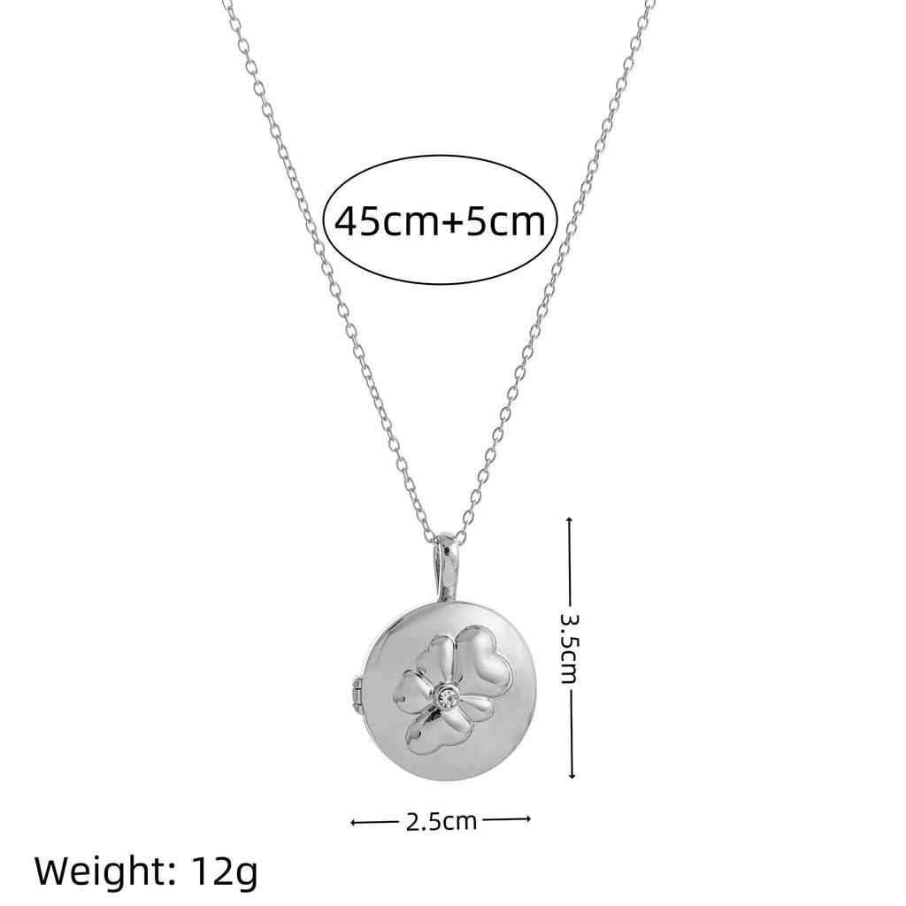Love Flower Album Pendant Square Opening And Closing Necklace Niche Design Opening And Closing Love Pendant Collarbone Chain