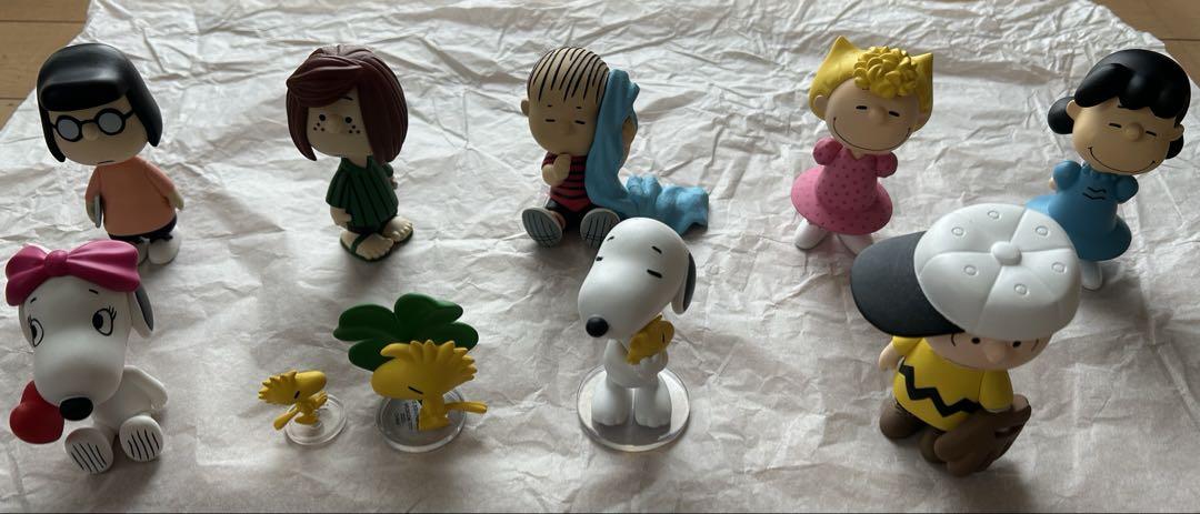 

[Б/У] UDF PEANUTS главные герои 9 штук