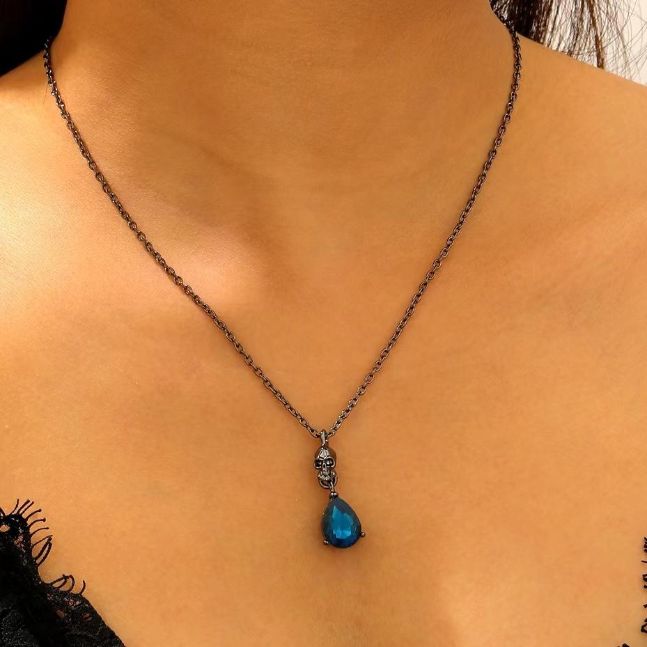 

20,26 миллиона Хэллоуин Череп Капля воды Подвеска Серьги Ожерелье Набор Панк Личность Диабло Личность Ювелирные изделия