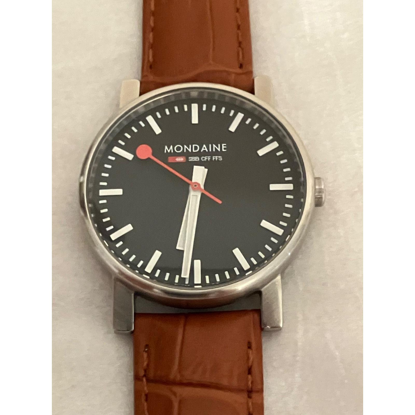 Used Price reduction in operationMONDAINE 30300 QZ Black Dial QZ Watch Leather Strap Newly Replaced