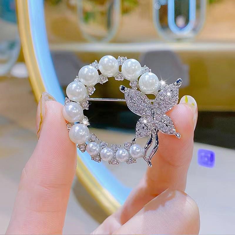 

Элегантная брошь-бабочка из высококачественного жемчуга с бриллиантами – изысканная брошь для западной моды