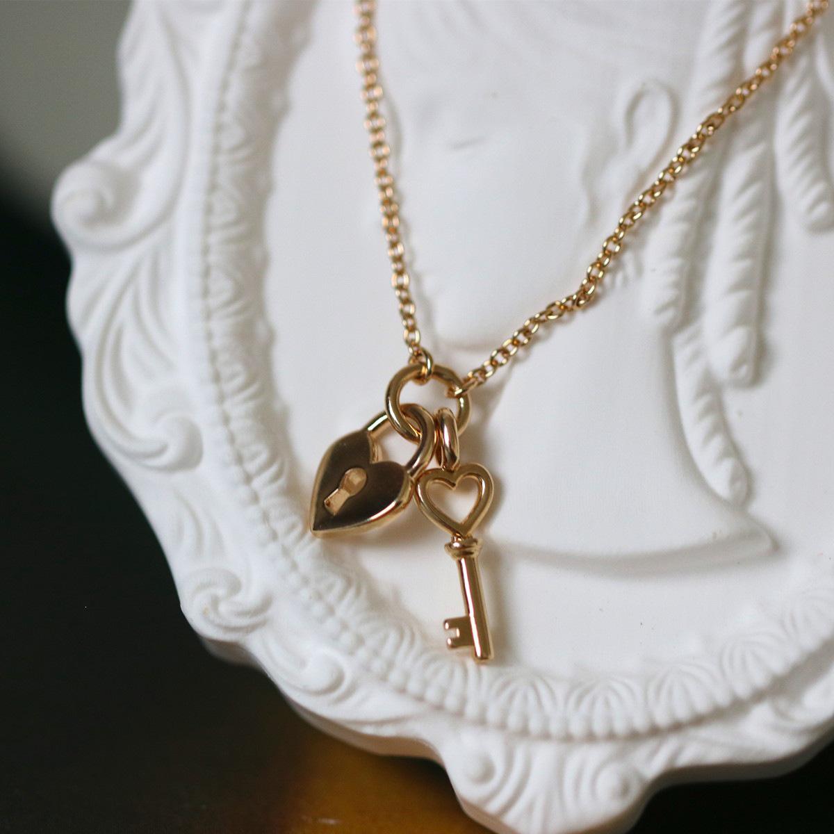 Heart Shaped Lock & Key Necklace: 18k Gold Plated S925 Sterling Silver French Collarbone Pendant 18K Gold 45cm Adjustable
