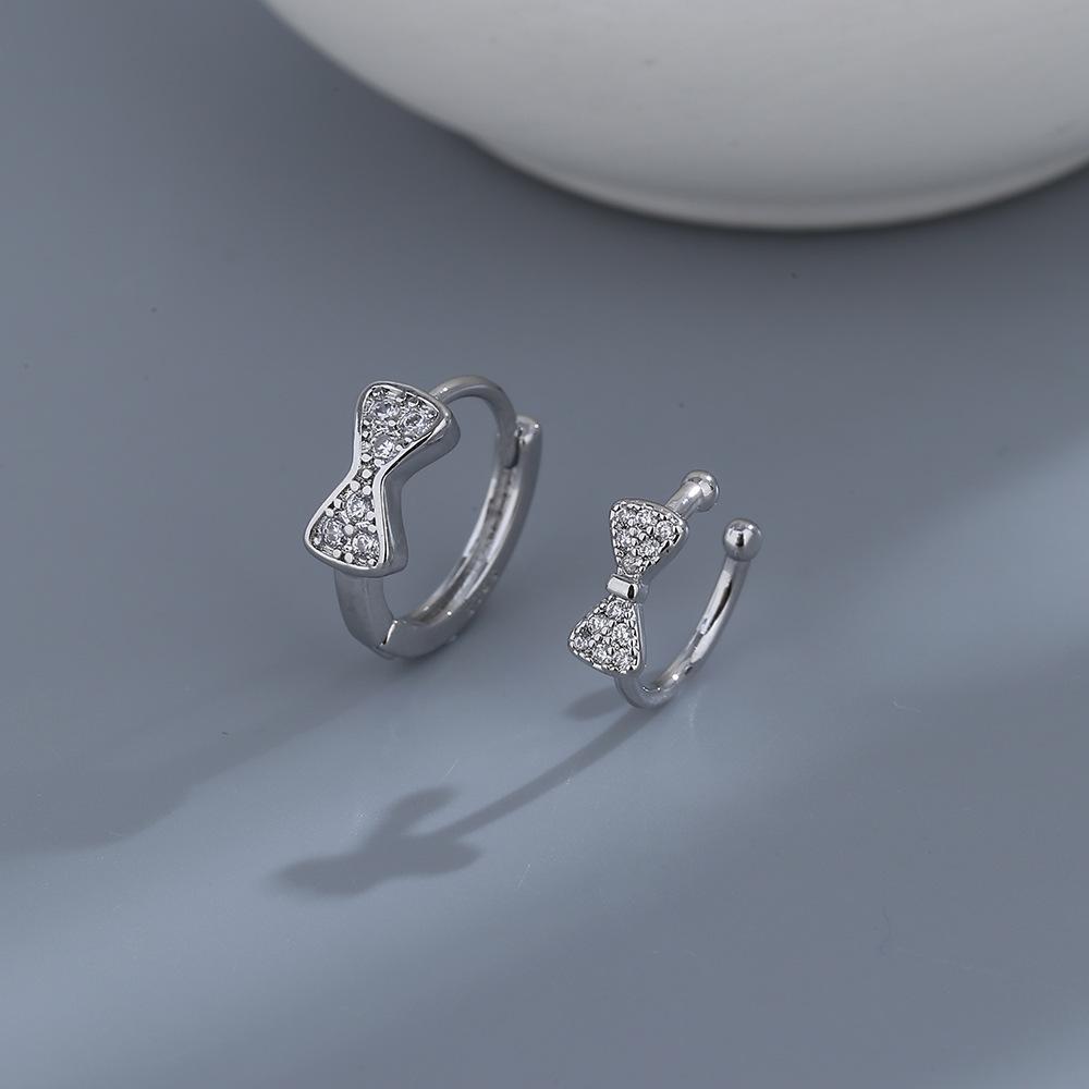 Gu Mao Ning Exquisite Zircon Bow Ear Clips - No Piercing Required