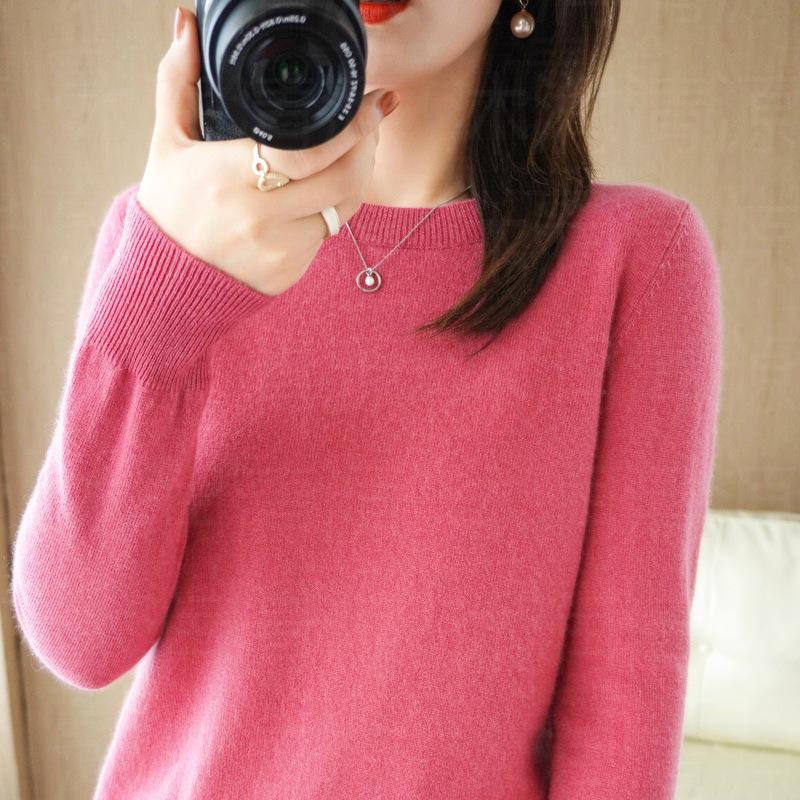 Women's Round Neck Sweater: Solid Color Knit Pullover for Autumn/Winter, Long Sleeve, Lightweight and Short.