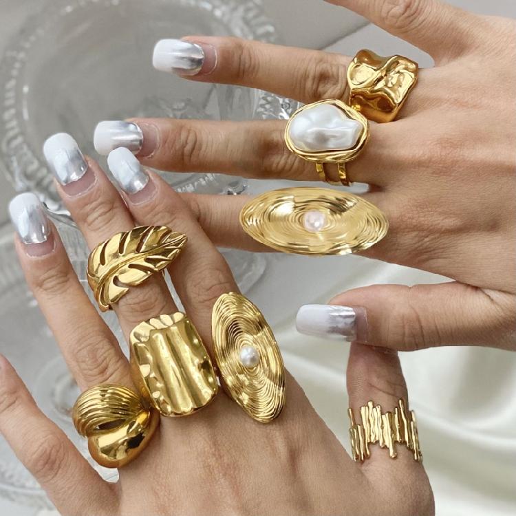 Elegant Oversized Rings Craft of Sturdy Stainless Steel and Crystals Suitable for Any Occasion Stylish Outfits