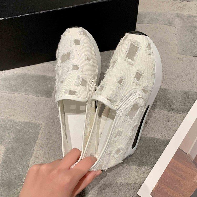 

Женские Дышащие Однотонные Туфли Большого Размера С Внутренней Стелькой Для Увеличения Роста Летние Новые Повседневные Лоферы-Слипоны 35 белый