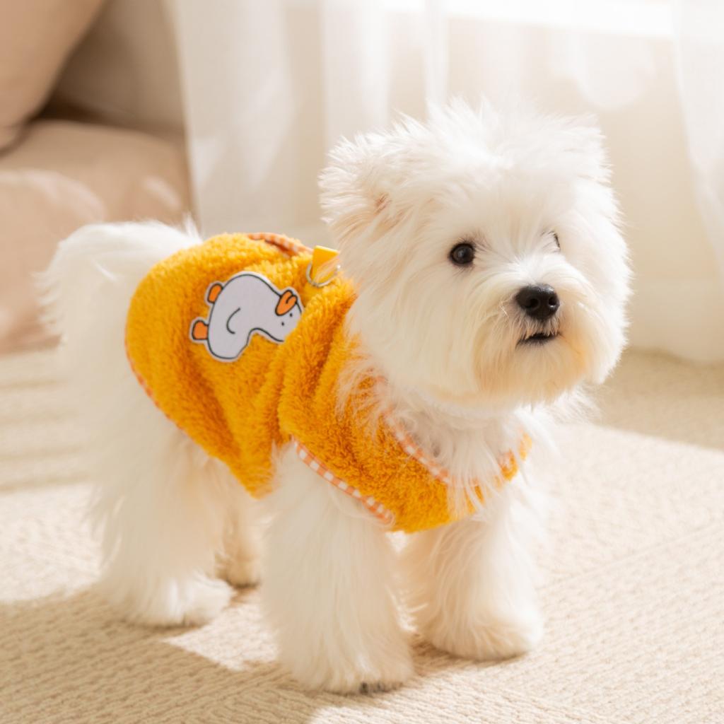 Haustierkleidung für kleine Hunde, wie Bichon und Teddy, mit ärmellosen Fleece-Pullovern mit Schals, geeignet für Herbst und Winter.