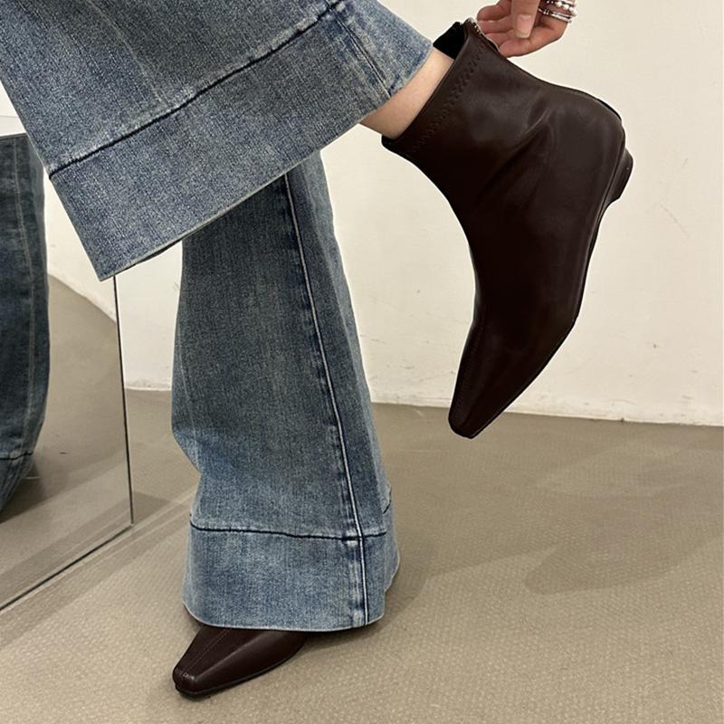 2026 New Women's Ankle Boots Flats Fashion Pointed Toe Shoes Designer Chelsea Boots Walking Elegant Gothic Gladiator Mujer Boots