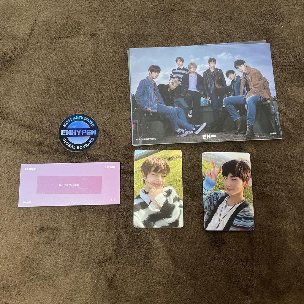 [USED] Official ENHYPEN penlight ver.1 & 2 albums included