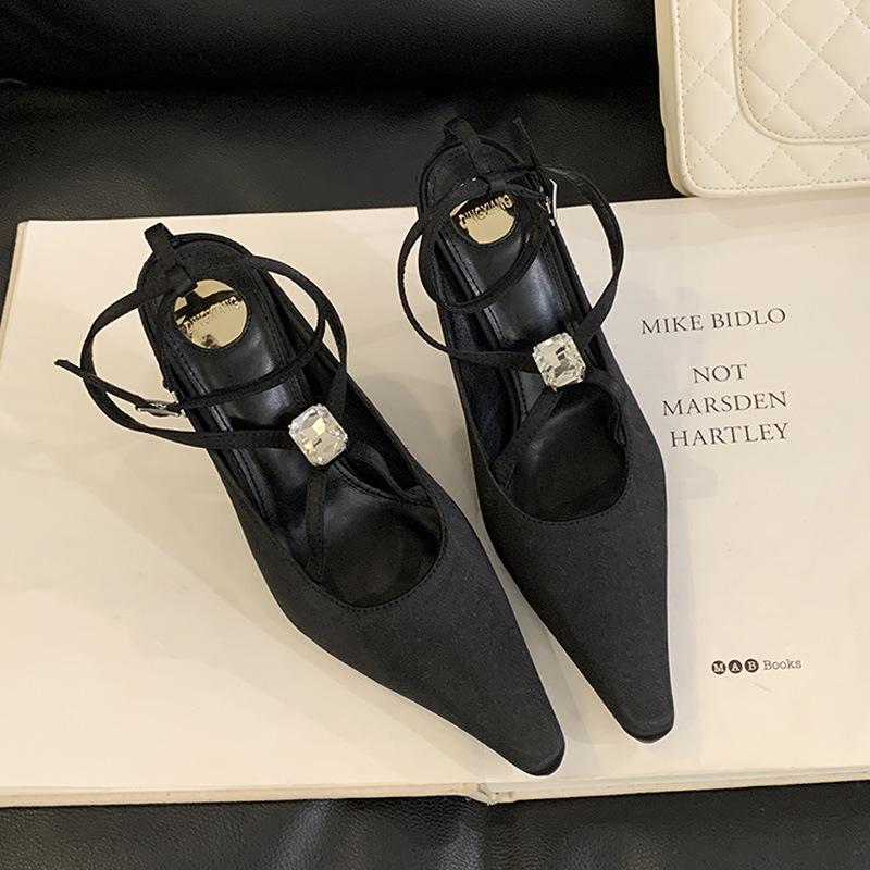 

Baotou sandals women s summer new fashion and thin rear empty pointed head with skirt women s sandals 40 чёрный