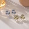 Elegant Retro Gold Flower Pearl Earrings for Women: High-End Fashion Statement