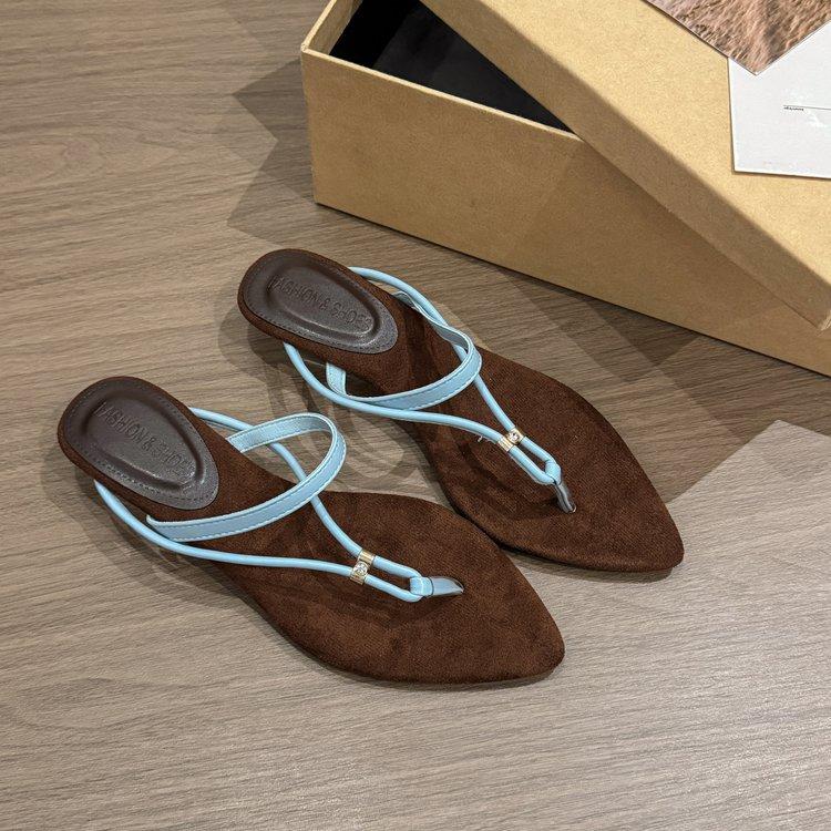 

Pointed French wedge heel retro cool slippers women s outer wear 2025 summer new niche toe strap Roman sandals 35
