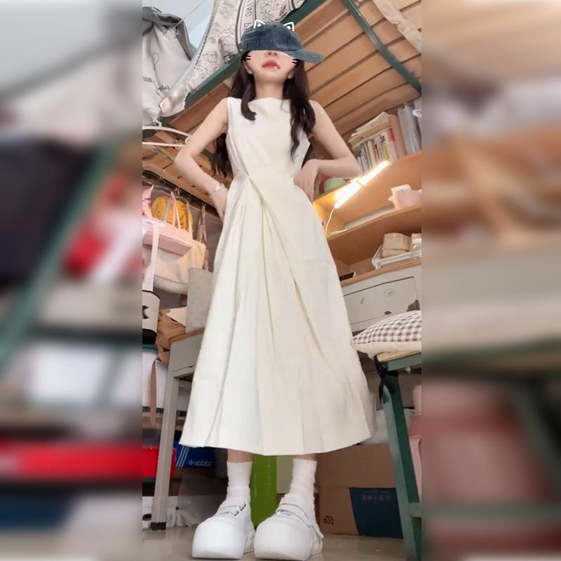 

Petite Women s Sleeveless French Bellflower Dress M: Recommended for 98-108 jin