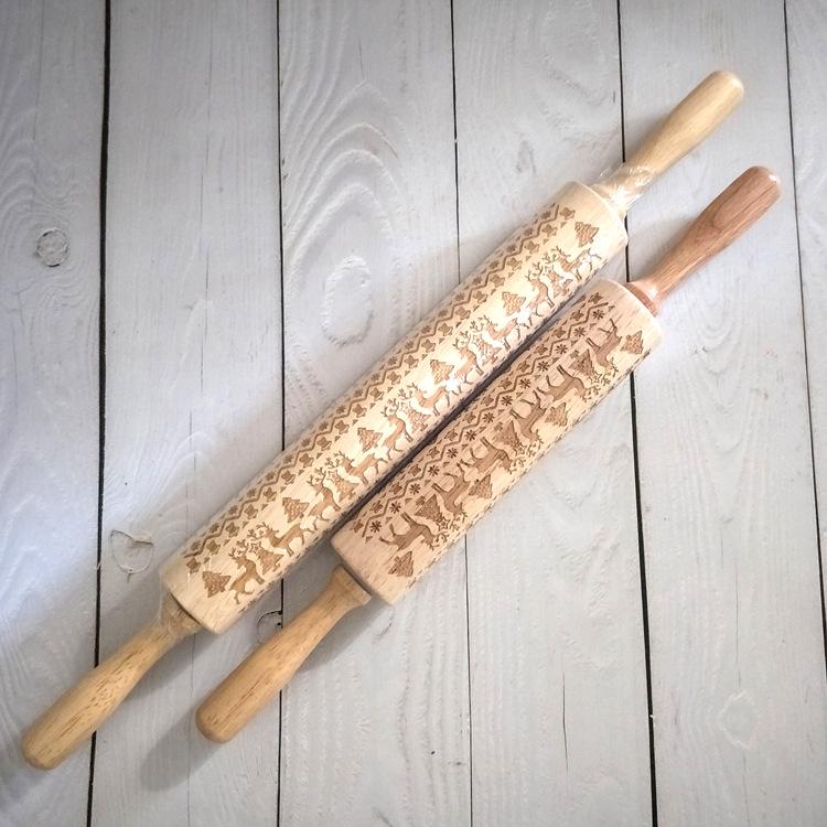 Christmas Reindeer Carved Rubberwood Rolling Pin for Baking Dumplings