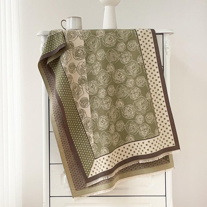 Retro new winter polka dot camellia fashion versatile thickened scarf women's new fashion shawl to keep out the cold and wind