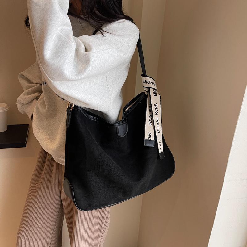 Large Capacity Bag Women 2025 Super Fire Fashion Suede Shoulder Bag Texture To Work Commuter Messenger Tote Bag Women
