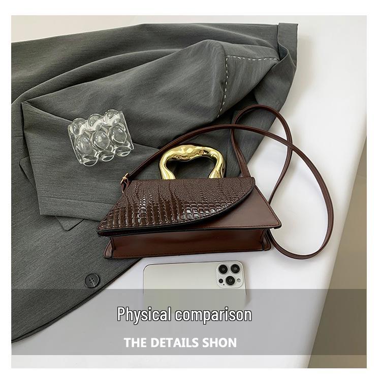 Elegant Women's Handbag: Fashionable, Small Square Crossbody with Unique Autumn 2024 Design and Stylish Personality.