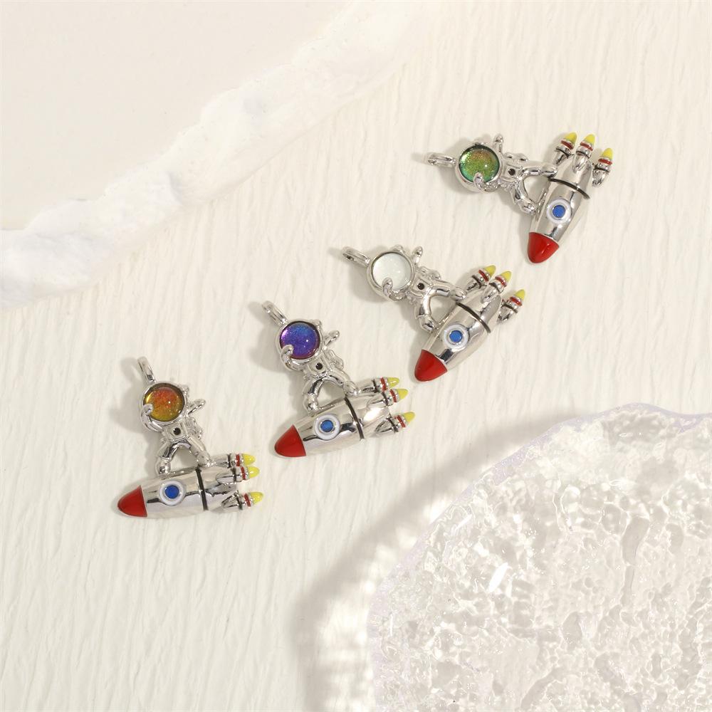 New Astronaut Crystal Pendant Necklace - Niche Cartoon Design, DIY Drop Oil Jewelry Accessories