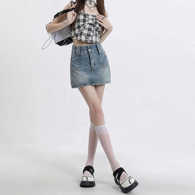 Jugendlich und schlank machende A-Linien-Hosenröcke Retro Hohe Taille Halbrock Doppel-Schnallen-Design Paket Hüftrock Damen Sommermode Denim Kurzer Rock