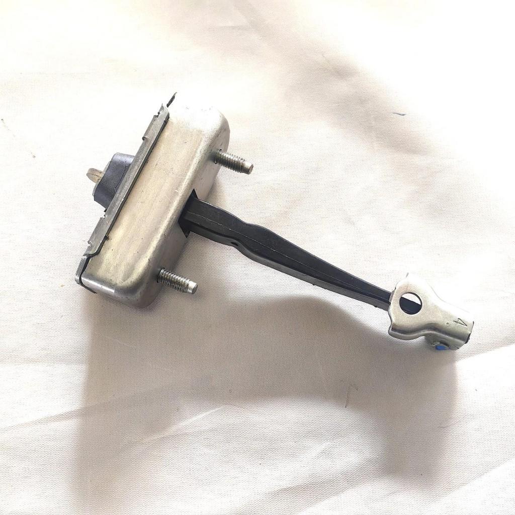 68610-06160 Toyota Camry Door Check Strap and Angle Limiter