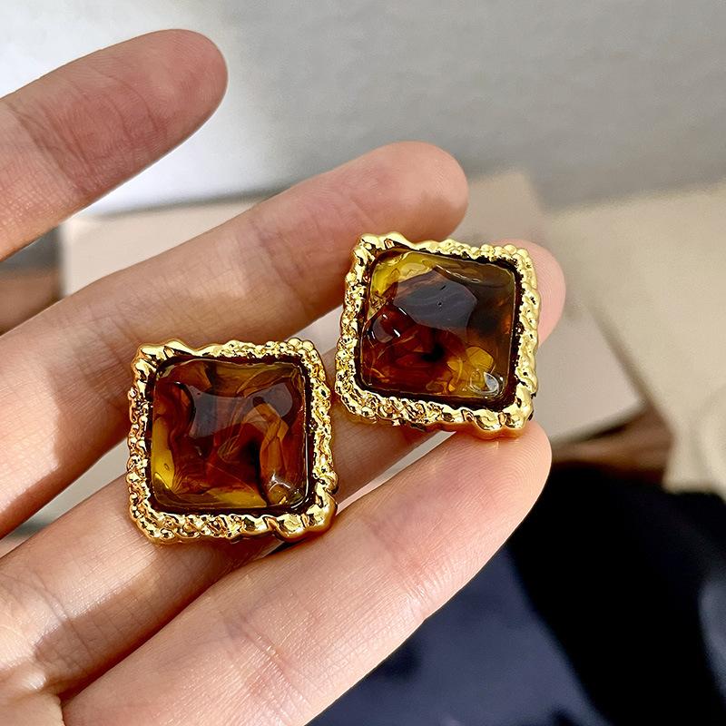 Fashion C-Shaped Amber Color Resin Hoop Earrings For Women Girls Charm Trend Earring Boucle Oreille Exquisite Jewelry