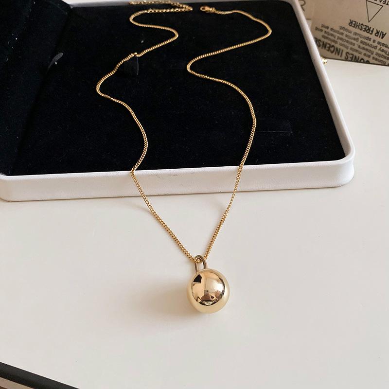 European and American stainless steel simple ball pendant necklace exquisite fashion collarbone chain long temperament high-end accessories women