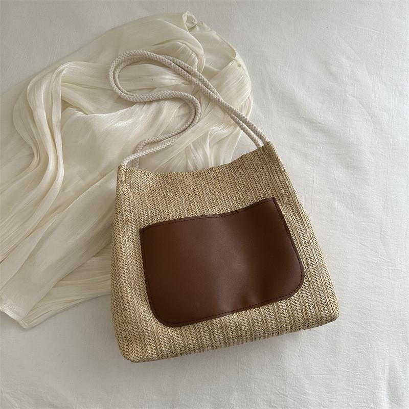 

Versatile Woven Tote Bag For Women With Soft Medium Structure Ideal For Travel коричневий