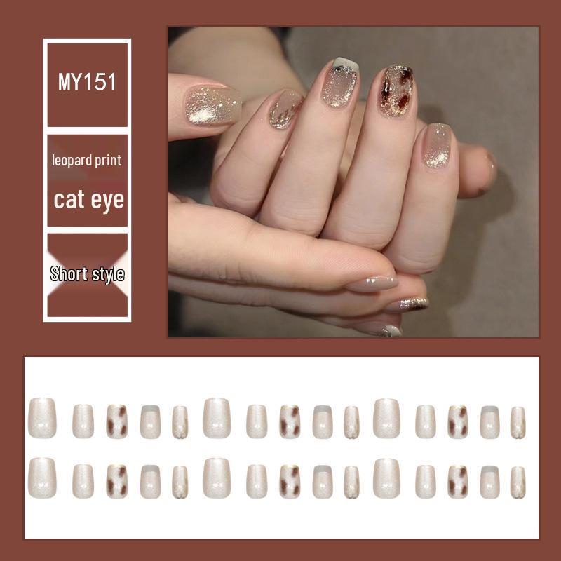 

Светло-голубые короткие французские глиттерные носибельные типсы для ногтей с золотой фольгой и кошачьим глазом леопарда