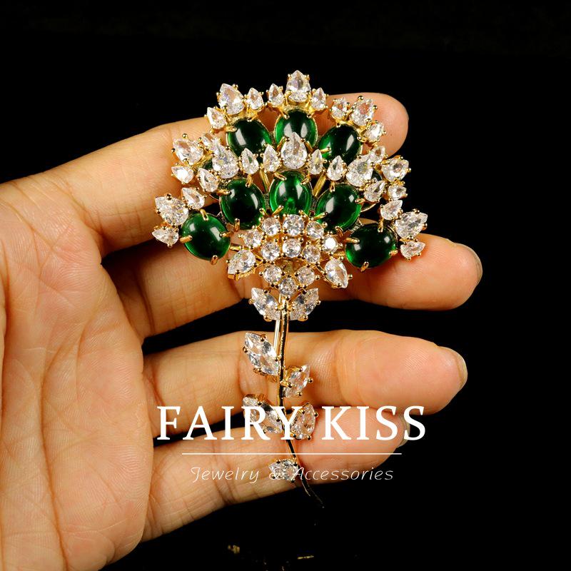 Pre-owned Exquisite Copper Brooch with Real Gold-Plated Zirconium - Versatile and Luxurious Flower Series Accessory