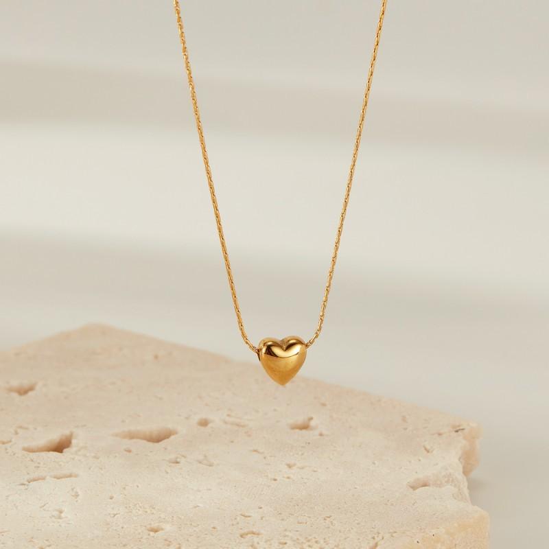 Fashion Temperament Commuting Style Necklace Made Of Stainless Steel Niche Simple Versatile Plated With Gold Heart Collarbone Chain
